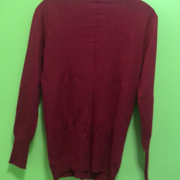 A red vests - Picture 2 of 4